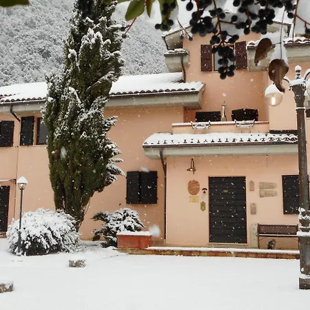 Landhaus Salimbeni San Severino Marche